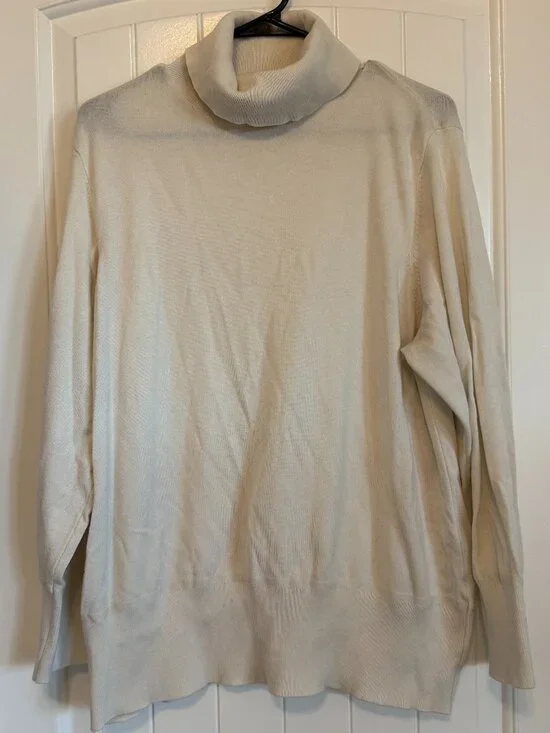Classic cream turtleneck long sleeve sweater. - Picture 1 of 6